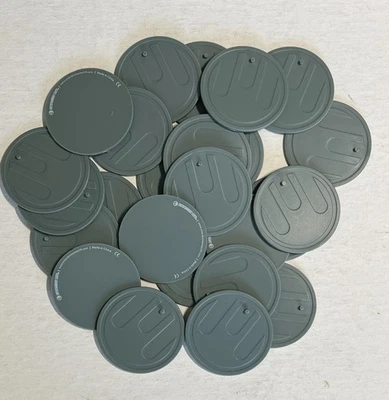 Paquete de 25 soportes para figuras de acción grises sueltos (Entertainment Earth, EE1001) 3,75 pulgadas Foto 1 de 2