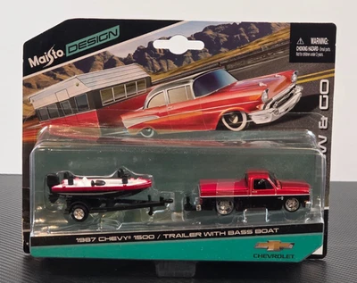 Chevrolet 1500 1987 diseño Maisto y remolque con bote bajo #WW-R10 Foto 1 de 4