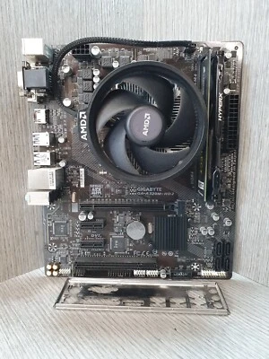 AMD Ryzen 3-2200G @ 3.5GHz 16GB DDR4 GA-A320M-HD2 Combo Grade B EB1009 - Image 1 of 4