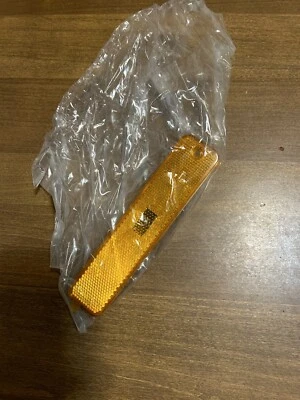 2000-05 Pontiac Sunfire RH Side Marker Light  TYC 12-5121-01 - Image 1 of 3