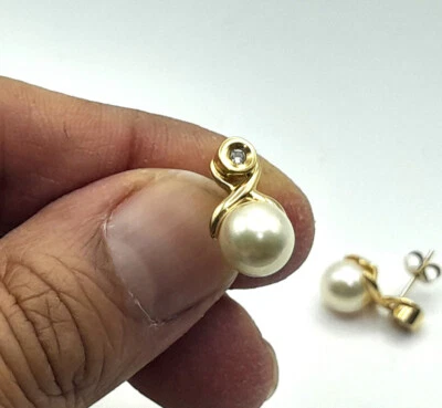18ct Gold Earrings - 18ct Gold Pearl Stud Earrings Diamond 8mm Elegant Ladies - Image 1 of 4