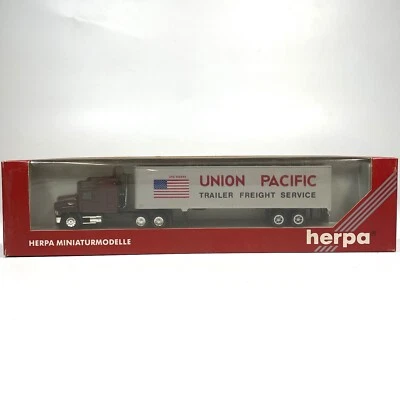 HERPA 6181 Union Pacific Mack CH613 cabina escala HO con remolque de caja de 45'  Foto 1 de 2