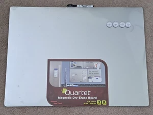 Cuarteto - Magnético - Tablero de borrado en seco - Acabado en acero inoxidable - 17" x 23" - Imagen 1 de 2