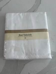 William And Sonoma White Tablecloth (Flaw) See Pictures - Picture 1 of 6