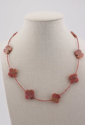 Trevo de pedra quatrefoil rosa rodonita (?) colar de vidro fecho esterlina 16 polegadas - Imagem 1 de 4