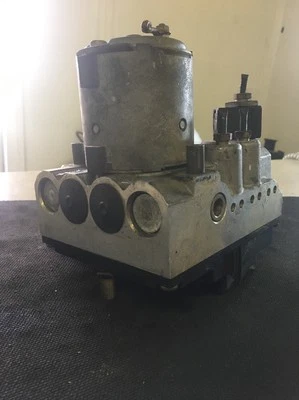 Mercedes-Benz E320 1996 OEM bomba AB 0 265 217 007, 002 431 9712 Foto 1 de 4