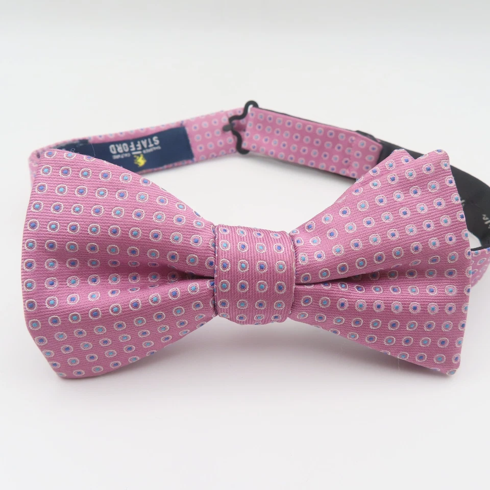 Pajarita Stafford Rosa Azul Lunares 2.25" Ancho Preatado Poliéster Foto 1 de 4