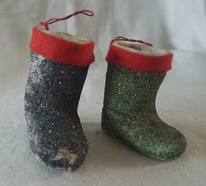 2 alte Weihnachts Pappmaché? Glimmer Weihnachtsmann Stiefel Ornamente  - Bild 1 von 5