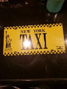 NYC TAXI: NEW YORK Gift Souvenir Novelty License Plate Brand New Factory Sealed - Picture 1 of 3