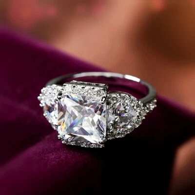 18K White Gold Filled Cubic Zirconia Princess & Heart Cut Side Stone Ring Foto 1 de 4