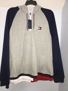 Tommy Hilfiger Men's Grey Heather Logo Graphic Raglan Fleece 1/4 Zip Hoodie $119 - Picture 1 of 4