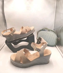 Clarks Akilah Eden Wedge Sandal Sz 8 Sage Green Cream With New David Jones Bag. - Picture 1 of 17
