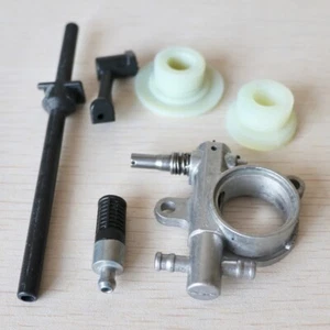 Pompa Olio Tubo Tubo Senza Fine Vite Per Cinese 25CC 2500 Motosega Ricambi Kit - Foto 1 di 11