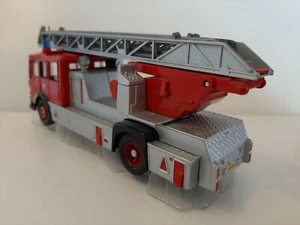 1/50 1/48 o gauge corgi 10305 AEC 100ft Hereford & Worcester Fire Brigade truck - Picture 1 of 10
