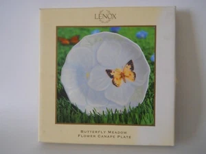 Plato de cáñamo azul pastel flor azul pastel Lenox 7 5/8" NUEVO en caja abierta - Imagen 1 de 5