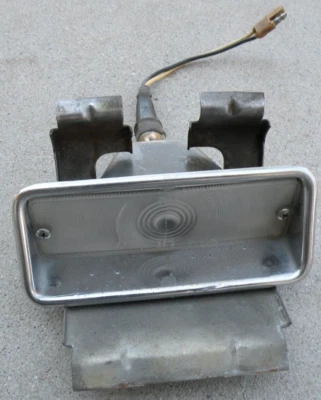 PARAGOLPES DELANTERO IZQUIERDO MERCURY MONTCLAIR LUZ ESTACIONAMIENTO INTERMITENTE 1960 OEM Foto 1 de 4