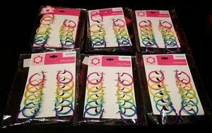 1 Packung mit 6 Paar Neon fluoreszierend durchbohrt 1 Zoll Ohrring Reifen Neu im Pack! - Bild 1 von 3