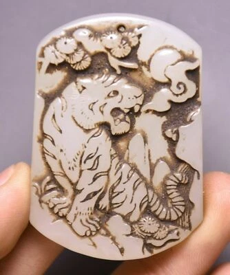Colgantes de la suerte del tigre Feng Shui tallado jade blanco chino antiguo de 5 cm Foto 1 de 4