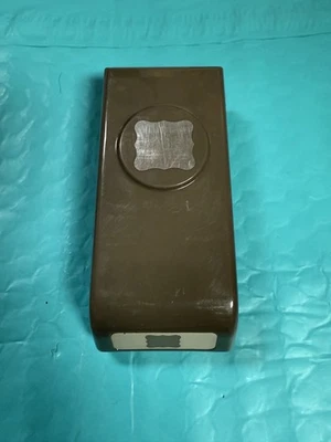 STAMPIN UP PETITE CURLY LABEL PUNCH L@@k ! - Image 1 of 2