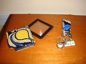 Vera Bradley Ellie Blue Magnifier & Loop Keychain - Picture 1 of 3
