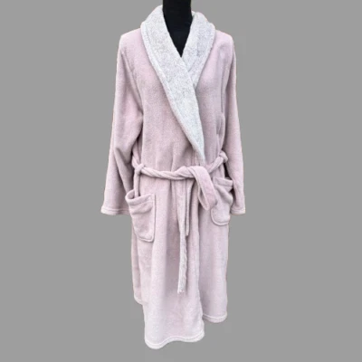 Bata de felpa suave Ulta Beauty lavanda 1X/2X bolsillos longitud completa Foto 1 de 4