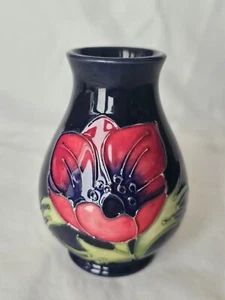 pretty floral Moorcroft vase - Picture 1 of 7