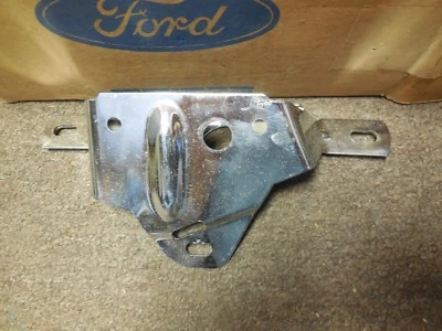 Nuevo de Lote Antiguo 1977 1978 1979 Lincoln Versailles maletero cerradura soporte D74Y-54432A48-A Foto 1 de 3