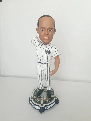Mariano Rivera 2013 RETIREMENT New York Yankees Bobblehead FOCO #137/2013 Cover
