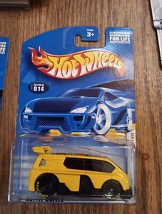 2002 First Editions Hot Wheels HYPERLINER #014 Goodyear Tires - Picture 1 of 5