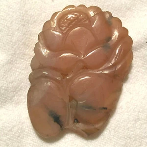 Piedra preciosa antigua: pieza tallada de jade rosa - Imagen 1 de 10