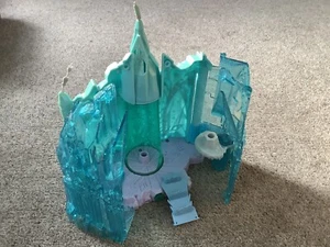 DISNEY FROZEN LIGHT UP ICE PALACE - Picture 1 of 10