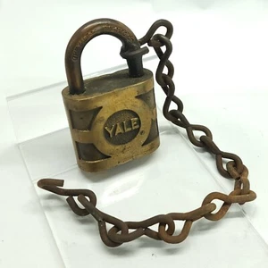 Antique Yale & Towne Manufacturing Company Brass Lock with chain, Locksmith - Foto 1 di 11