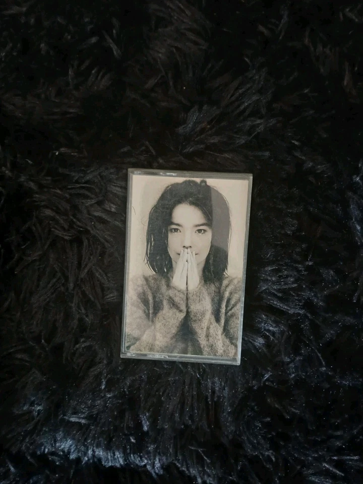 Debut by Björk (RARE Club Edition Cassette, Jul-1993, Elektra (Label)) - Image 1 of 2