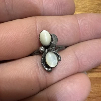 Anillo Navajo de Plata de Ley 925 Firmado VC MOP Madreperla Talla 7 Ag Foto 1 de 4