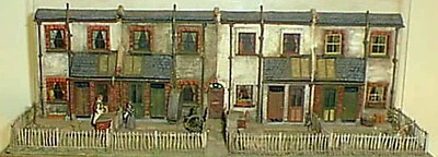 Cottage backs terrace of 4 V6set UNPAINTED OO Scale Langley Models Kit 1/76 - Image 1 of 2