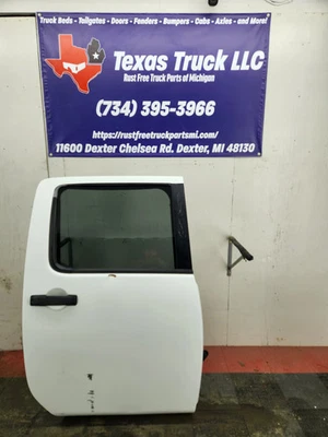 Porta lateral traseira de passageiros Nissan Titan 2004-2015 cabine dupla - Imagem 1 de 4