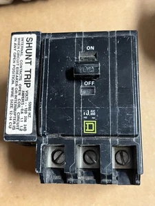 SQUARE D QOB3100-1021 3-P 100A 120/240V SHUNT TRIP CIRCUIT BREAKER USED - Picture 1 of 2