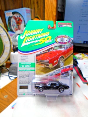Johnny Lightning Muscle Cars EE. UU. 1968 Mercury Cougar GT-E Foto 1 de 2