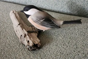 Vintage Phillip Zeller Signed Hand Carved Chickadee Bird on Driftwood Figurine - Picture 1 of 24