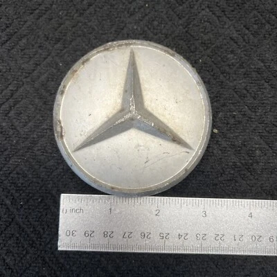 Mercedes Benz OEM Bundt Wheel Center Rim Cap Mexican Hat Hub Dust Cover E0630 - Image 1 of 4