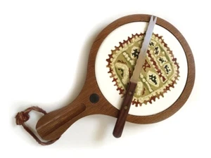 Vintage MCM Retro Holz Fliese Käse Schneidebrett Floral gelb orange 70er Jahre - Japan - Bild 1 von 5