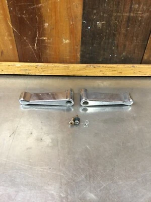 Fiat 124 Spider • Manija de puerta interior original (x2), #5886043. Usado.  KF286 Foto 1 de 4