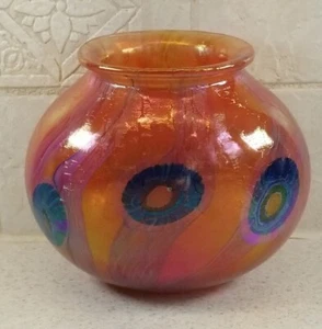Jarrón de vidrio artístico iridiscente azul naranja firmado Eickholt 2006 multicolor 5 1/2"  - Imagen 1 de 8