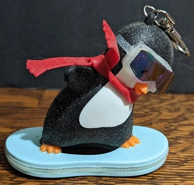 Bath & Body Works Snowboard Pingüino Llavero Clip Colgante Decoración Foto 1 de 4