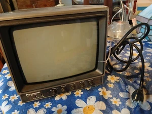 Panasonic 8.5" CRT Video Monitor CCTV Television TR-930 KA0330354 - Picture 1 of 10