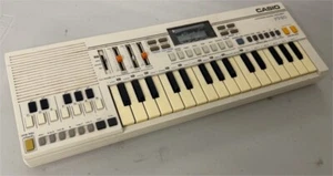 Casio PT30 Mini Electronic Keyboard Vintage Synthesizer getestet - Bild 1 von 16