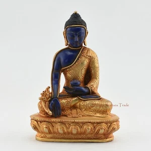 Estatua de pasta de lapislázuli enchapada en oro del Buda de la Medicina de Patan, Nepal - Imagen 1 de 4