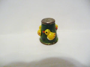 FINGERHUT VINTAGE VERSILBERT ÖSTERREICH 3 GELBE ENTEN BEFESTIGT AUF GRÜN LACKIERT - Bild 1 von 5