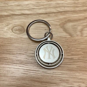 NEW YORK YANKEES Cooper Tires "GYROSCOPE" Keychain Key Ring Yankee Stadium SGA - Picture 1 of 5