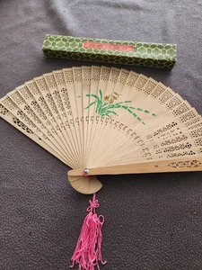 Vintage Painted Chinese Bamboo Fan/ Open To 15"s/ With Box! - Picture 1 of 5